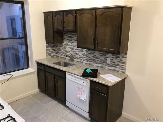 2 Spruce St-Unit -4D in Great Neck, NY - Building Photo - Building Photo