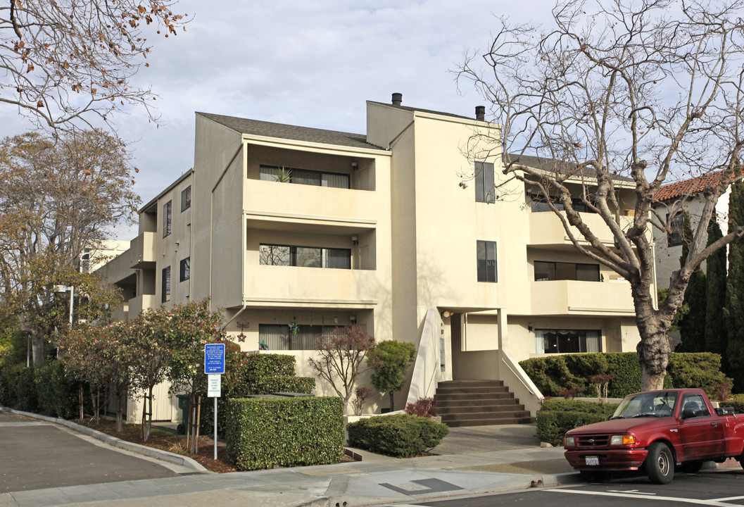 2515 Central Ave in Alameda, CA - Building Photo