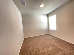 221 Pecos Dr in Huntsville, TX - Building Photo - Building Photo