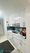 7250 SW 94th Pl, Unit B5 in Miami, FL - Building Photo - Building Photo