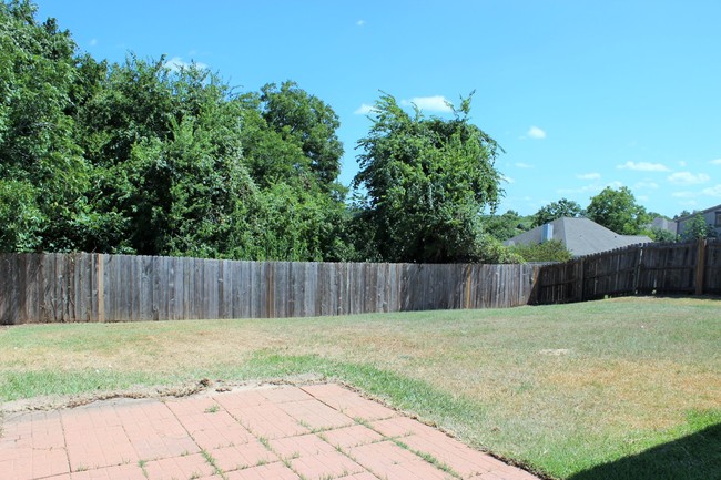 309 Duprie Dr in Brenham, TX - Building Photo - Building Photo