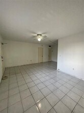 3522 NE 166th St in North Miami Beach, FL - Building Photo - Building Photo