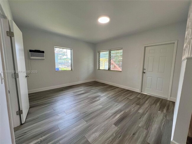 962 NW 6th St in Miami, FL - Building Photo - Building Photo