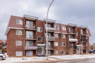 597 Ampère Av in Laval, QC - Building Photo