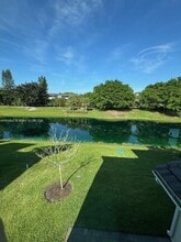 1063 Eucalyptus Dr in Hollywood, FL - Foto de edificio - Building Photo