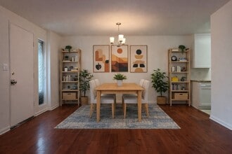 970 Palm Avenue, Unit 107 in West Hollywood, CA - Foto de edificio - Building Photo