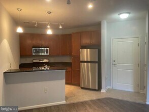 2665 Prosperity Ave in Fairfax, VA - Building Photo - Building Photo