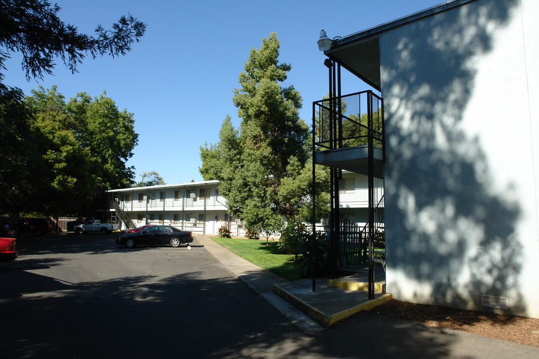 Lincoln Apartments in Chico, CA - Building Photo