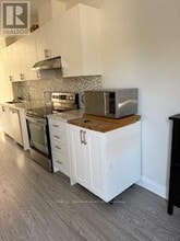 2615 Yonge St in Toronto, ON - Building Photo - Building Photo