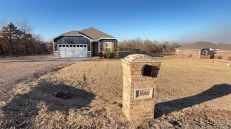 18060 Lantana Lp in Newalla, OK - Building Photo