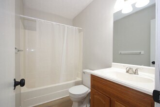 948 Waverly Ct in Norcross, GA - Building Photo - Building Photo