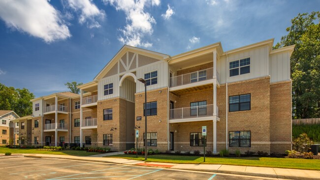 River Bend Apartments in Gloucester, VA - Building Photo - Building Photo