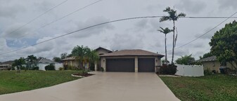 1607 SW 18th St in Cape Coral, FL - Building Photo