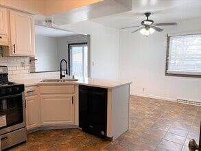 3600 S 92nd St in Milwaukee, WI - Building Photo - Building Photo