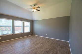 2716 Triple Crown Ln in Grand Prairie, TX - Building Photo - Building Photo