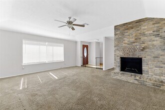 442 N Compass Rose Cir in Crosby, TX - Building Photo - Building Photo