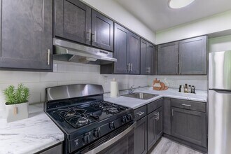 101 E Gibbsboro Rd in Clementon, NJ - Foto de edificio - Building Photo