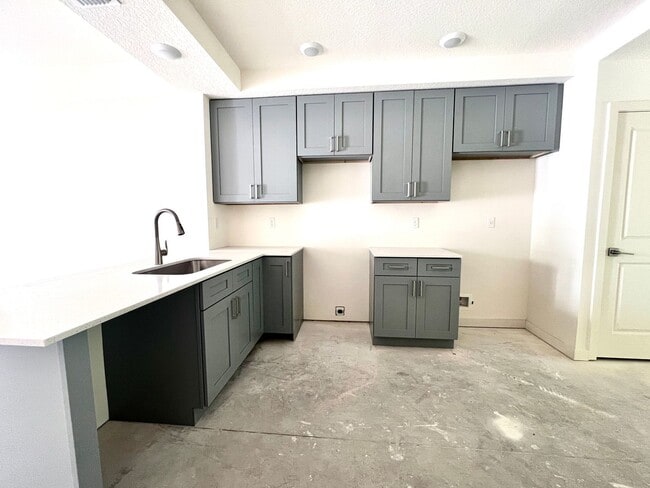 3166 Oleander Ave in Fort Pierce, FL - Building Photo - Building Photo