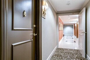 4242 Lomo Alto Dr in Dallas, TX - Building Photo