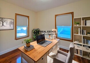 5 Rifle Ct in Watertown, MA - Building Photo - Building Photo