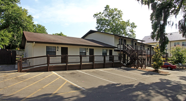 Arrowhead Apartments