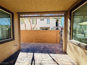 3041 Savella Ave in Henderson, NV - Foto de edificio - Building Photo