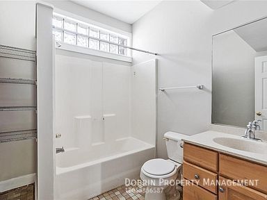 property at 1322 W Clay St