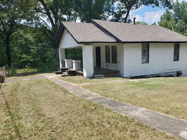 property at 320 Macon St