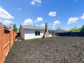 3023 Rosemont Dr in Sacramento, CA - Building Photo - Building Photo