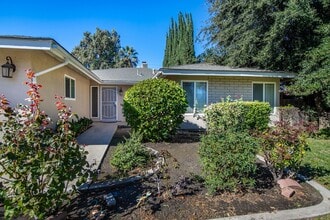 11584 Poplar St in Loma Linda, CA - Building Photo - Building Photo