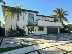 13300 Biscayne Bay Terrace in North Miami, FL - Building Photo - Building Photo