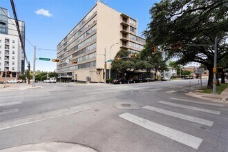 1800 Lavaca St, Unit 108 in Austin, TX - Building Photo - Building Photo