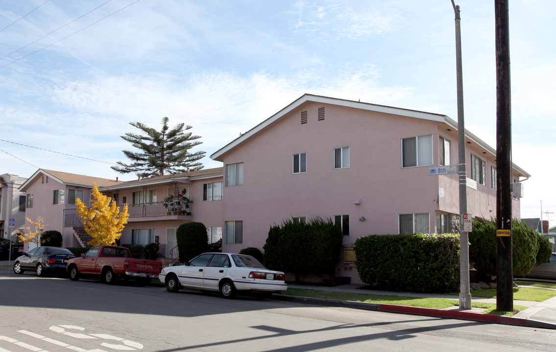 790 Coronado Ave in Long Beach, CA - Building Photo