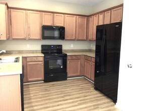 2426 Thoreau St in North Charleston, SC - Building Photo - Building Photo