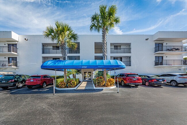 1700 Ocean Dr in Vero Beach, FL - Building Photo - Building Photo