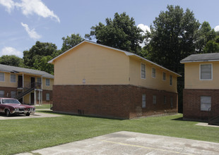 Greenwood Forest Apartments in Baker, LA - Building Photo - Building Photo