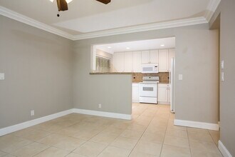 580 NW 38th Ave in Deerfield Beach, FL - Foto de edificio - Building Photo