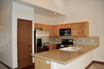 940 W Willow Lake Loop in Coeur d'Alene, ID - Foto de edificio - Building Photo