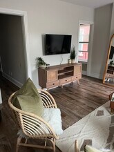 127-1 W 4th St, Unit 2 in Bridgeport, PA - Building Photo - Building Photo