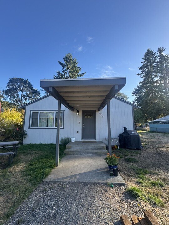 9826 119th St SW in Tacoma, WA - Building Photo