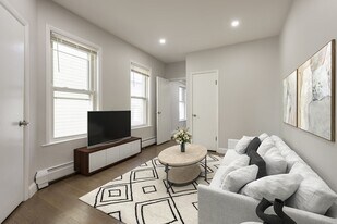 106 Byron St in Boston, MA - Building Photo
