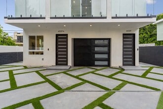 4559 W 18th St, Unit 1-4 in Los Angeles, CA - Foto de edificio - Building Photo