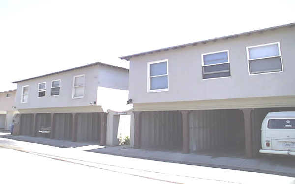 1158-1172 Pittsfield Ln in Ventura, CA - Building Photo - Building Photo