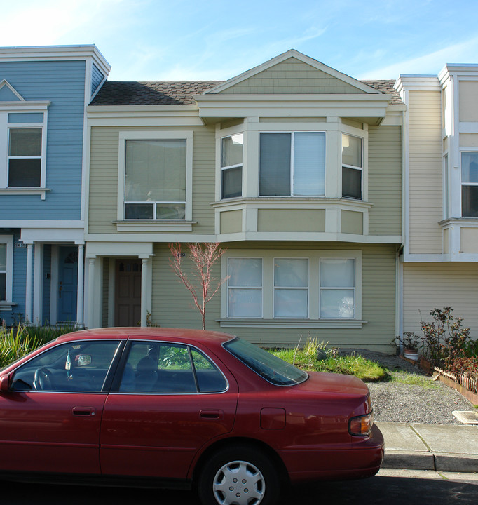 966 Wyandotte Ave in Daly City, CA - Building Photo