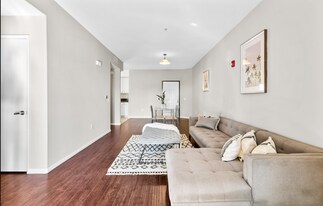 Sunland Gardens LLC in Sun Valley, CA - Building Photo