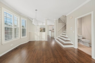 2106 Rugen Rd in Glenview, IL - Building Photo - Building Photo