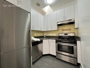 24 E 80th St in New York, NY - Building Photo - Building Photo