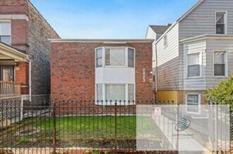 2423 W Gunnison St in Chicago, IL - Building Photo - Building Photo