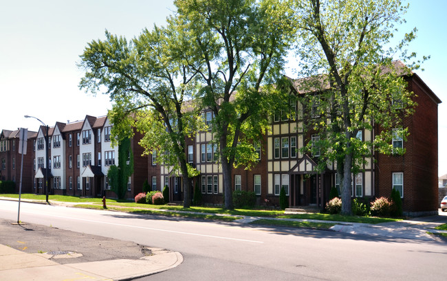 Kenmore Avenue Apartments in Buffalo, NY - Building Photo - Building Photo