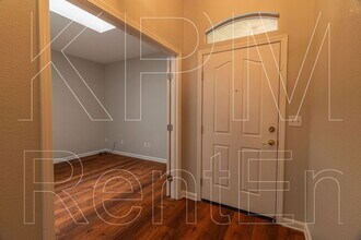 10314 Creek Trail Cir in Stockton, CA - Foto de edificio - Building Photo
